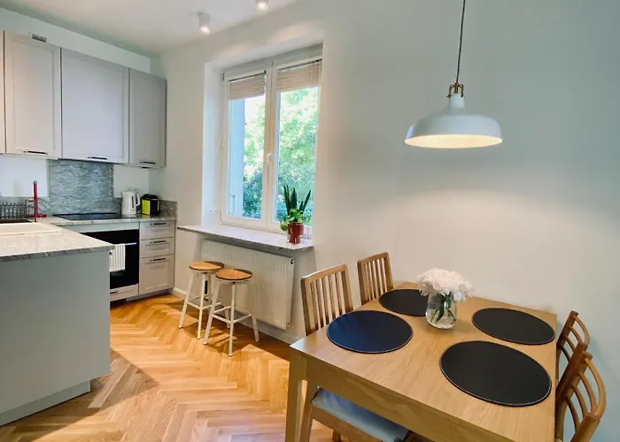 Urokliwe Przy Plazy *